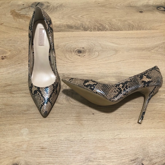Topshop Shoes - SOLD - Topshop Snake Print Pointy Toe Pumps